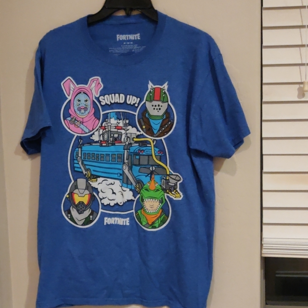 - Fortnite shirt